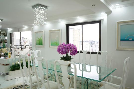 Apartamento à venda em Perdizes, com 3 quartos e piscina no condomínio. Animais de estimação permitidos. — Sala