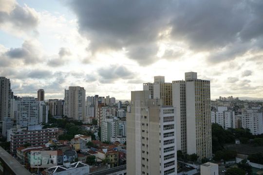 Apartamento à venda em Perdizes, com 3 quartos e piscina no condomínio. Animais de estimação permitidos. — Área Externa