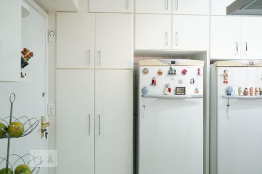 Apartamento à venda em Perdizes, com 3 quartos e piscina no condomínio. Animais de estimação permitidos. — Área de Serviço