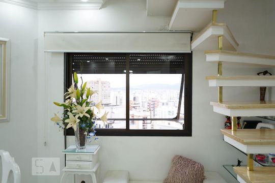 Apartamento à venda em Perdizes, com 3 quartos e piscina no condomínio. Animais de estimação permitidos. — Sala