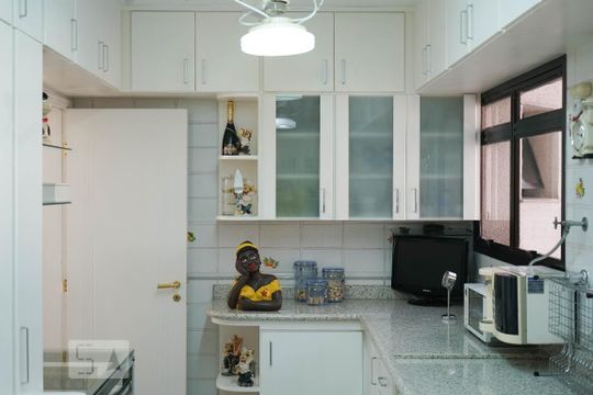 Apartamento à venda em Perdizes, com 3 quartos e piscina no condomínio. Animais de estimação permitidos. — Cozinha