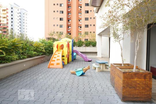 Apartamento à venda em Perdizes, com 3 quartos e piscina no condomínio. Animais de estimação permitidos. — Área comum