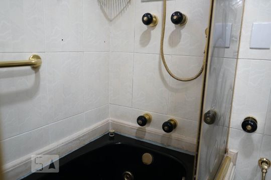 Apartamento à venda em Perdizes, com 3 quartos e piscina no condomínio. Animais de estimação permitidos. — Banheiro da Suíte