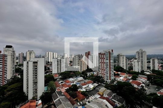 Apartamento para comprar em Campo Belo com varanda, piscina e quatro quartos. — Vista Varanda Superior