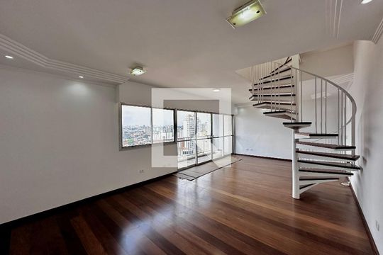 Apartamento para comprar em Campo Belo com varanda, piscina e quatro quartos. — Sala