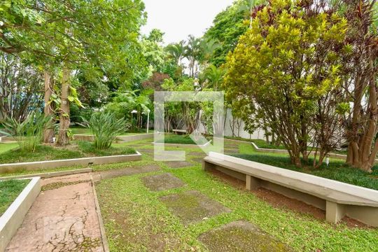 Apartamento para comprar em Campo Belo com varanda, piscina e quatro quartos. — Área comum