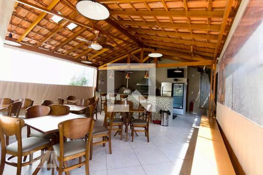 Apartamento para comprar em Campo Belo com varanda, piscina e quatro quartos. — Churrasqueira