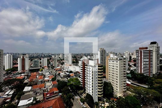 Apartamento para comprar em Campo Belo com varanda, piscina e quatro quartos. — Vista