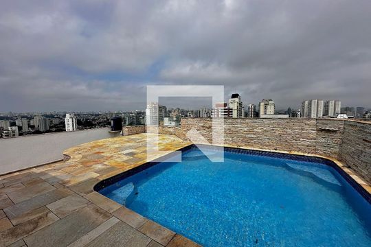 Apartamento para comprar em Campo Belo com varanda, piscina e quatro quartos. — Varanda Superior