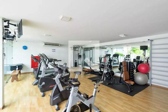 Apartamento para comprar em Campo Belo com varanda, piscina e quatro quartos. — Academia
