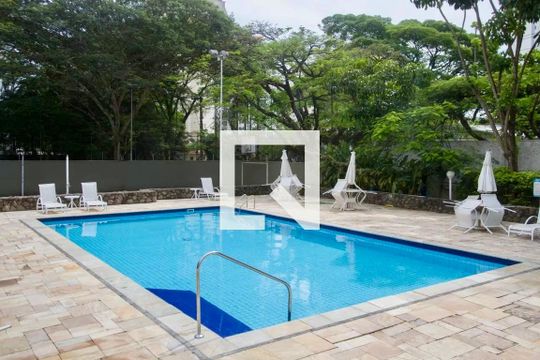 Apartamento para comprar em Campo Belo com varanda, piscina e quatro quartos. — Piscina