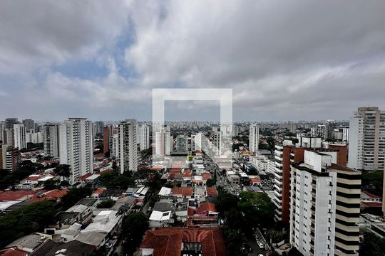 Apartamento para comprar em Campo Belo com varanda, piscina e quatro quartos. — Vista Varanda Superior