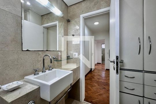 Apartamento para comprar em Campo Belo com varanda, piscina e quatro quartos. — Banheiro Suíte 1