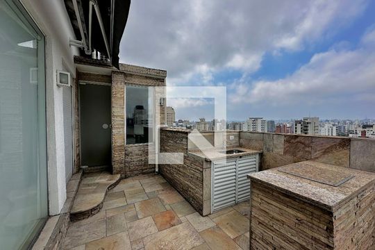 Apartamento para comprar em Campo Belo com varanda, piscina e quatro quartos. — Varanda Superior
