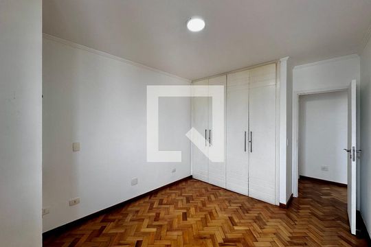 Apartamento para comprar em Campo Belo com varanda, piscina e quatro quartos. — Quarto 4