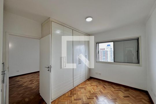 Apartamento para comprar em Campo Belo com varanda, piscina e quatro quartos. — Quarto 3
