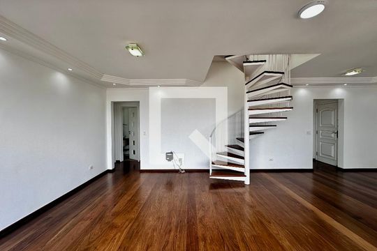Apartamento para comprar em Campo Belo com varanda, piscina e quatro quartos. — Sala