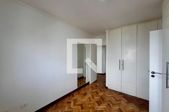 Apartamento para comprar em Campo Belo com varanda, piscina e quatro quartos. — Quarto 3