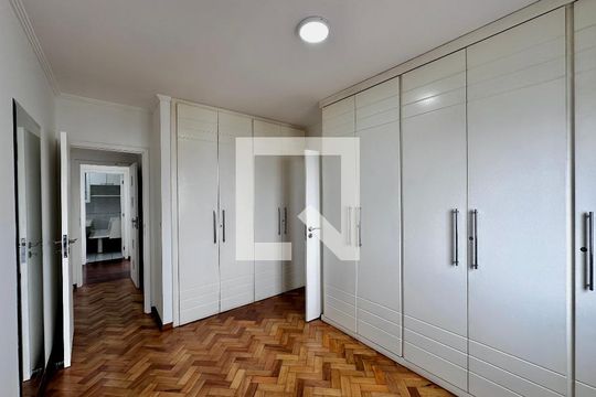 Apartamento para comprar em Campo Belo com varanda, piscina e quatro quartos. — Quarto 3