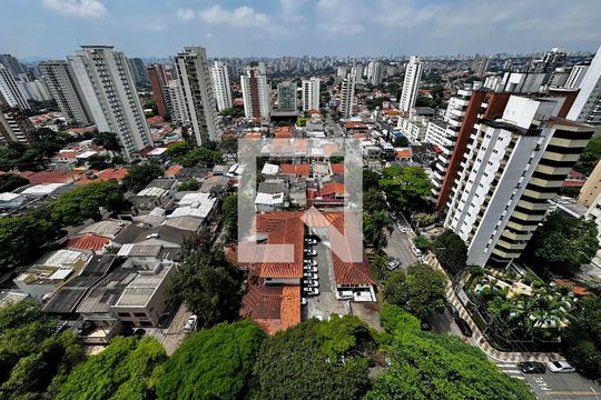 Apartamento para comprar em Campo Belo com varanda, piscina e quatro quartos. — Vista