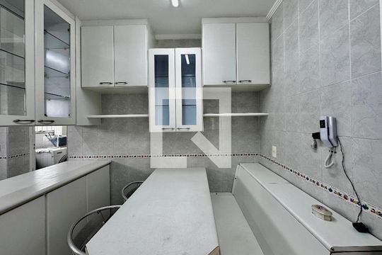Apartamento para comprar em Campo Belo com varanda, piscina e quatro quartos. — Cozinha