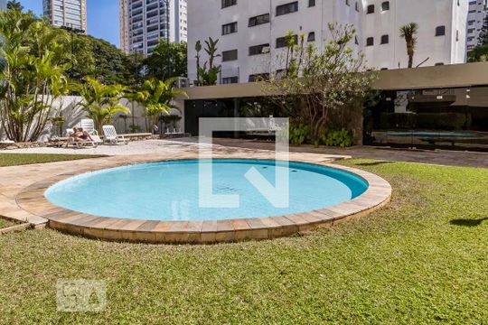 Apartamento para comprar em Campo Belo com varanda, piscina e quatro quartos. — Piscina Infantil