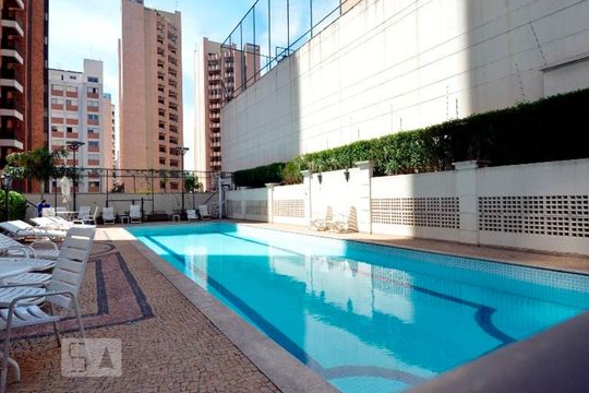 Compra de apartamento com 4 quartos, varanda e quintal. Venda disponível para comprar. — Área Comum