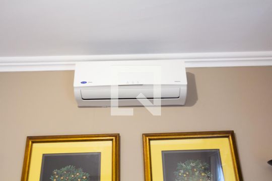 Apartamento em Indianópolis com 3 quartos e varanda. Academia no condomínio. Ideal para comprar. — Detalhe Sala