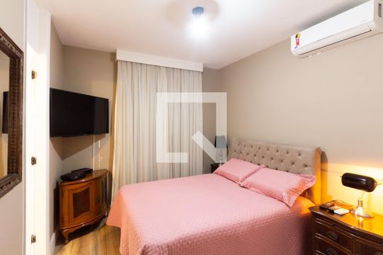 Apartamento em Indianópolis com 3 quartos e varanda. Academia no condomínio. Ideal para comprar. — Suíte 