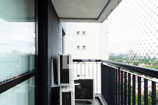 Apartamento em Indianópolis com 3 quartos e varanda. Academia no condomínio. Ideal para comprar. — varanda