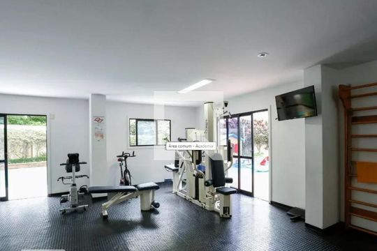 Apartamento em Indianópolis com 3 quartos e varanda. Academia no condomínio. Ideal para comprar. — Academia