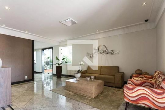 Apartamento em Indianópolis com 3 quartos e varanda. Academia no condomínio. Ideal para comprar. — Hall social