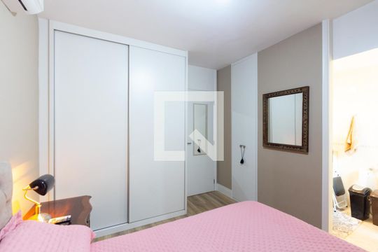 Apartamento em Indianópolis com 3 quartos e varanda. Academia no condomínio. Ideal para comprar. — Suíte 