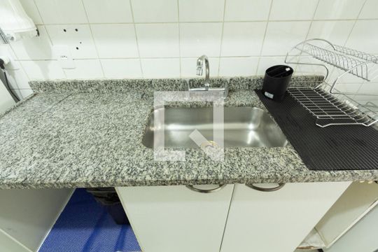 Apartamento em Indianópolis com 3 quartos e varanda. Academia no condomínio. Ideal para comprar. — Cozinha
