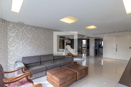 Apartamento à venda, com 187 m², 3 quartos e 3 vagas — Sala