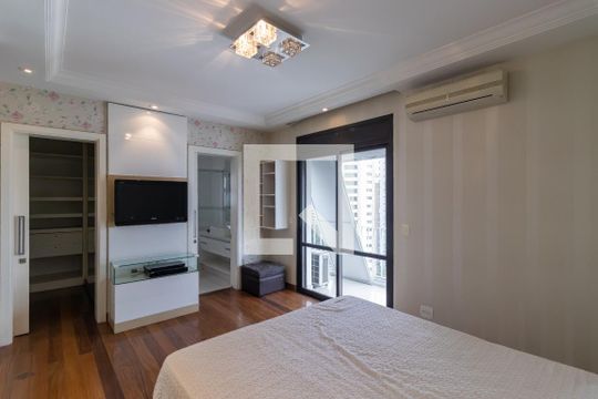 Apartamento à venda, com 187 m², 3 quartos e 3 vagas — Suíte 3