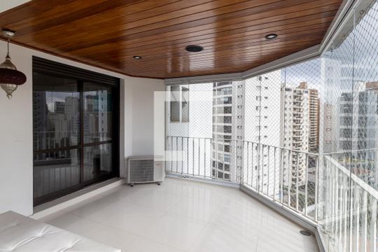 Apartamento à venda, com 187 m², 3 quartos e 3 vagas — Varanda