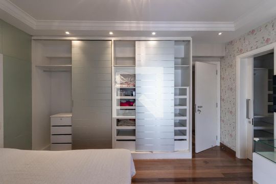 Apartamento à venda, com 187 m², 3 quartos e 3 vagas — Suíte 3