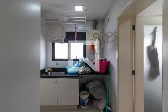 Apartamento à venda, com 187 m², 3 quartos e 3 vagas — Área Serviço