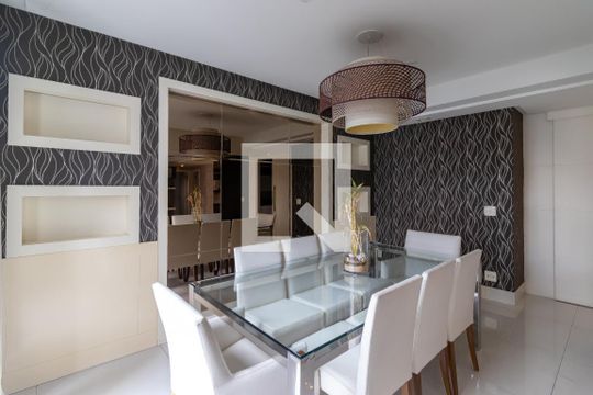 Apartamento à venda, com 187 m², 3 quartos e 3 vagas — Sala