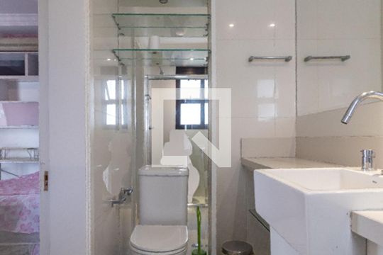Apartamento à venda, com 187 m², 3 quartos e 3 vagas — Suíte 2