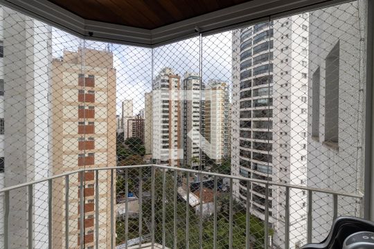 Apartamento à venda, com 187 m², 3 quartos e 3 vagas — Suíte 2