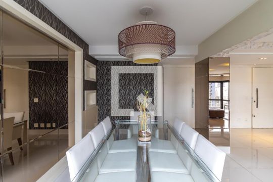 Apartamento à venda, com 187 m², 3 quartos e 3 vagas — Sala