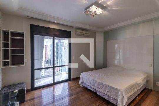 Apartamento à venda, com 187 m², 3 quartos e 3 vagas — Suíte 3