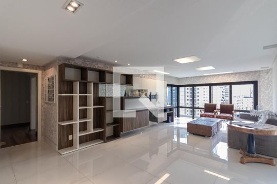 Apartamento à venda, com 187 m², 3 quartos e 3 vagas — Sala
