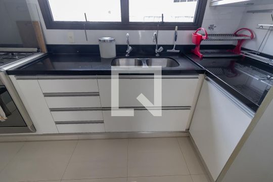 Apartamento à venda, com 187 m², 3 quartos e 3 vagas — Cozinha