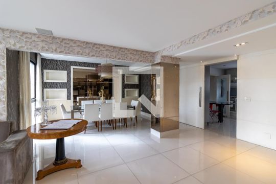 Apartamento à venda, com 187 m², 3 quartos e 3 vagas — Sala