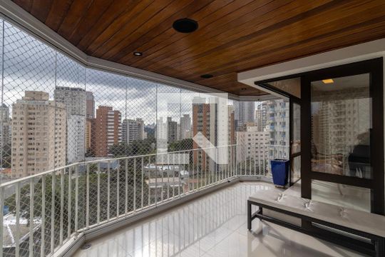 Apartamento à venda, com 187 m², 3 quartos e 3 vagas — Varanda