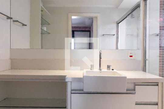 Apartamento à venda, com 187 m², 3 quartos e 3 vagas — Suíte 2