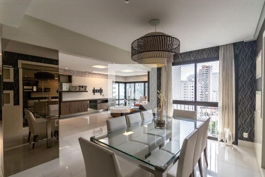 Apartamento à venda, com 187 m², 3 quartos e 3 vagas — Sala